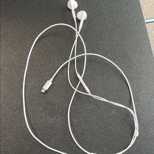 Apple Wired Earbuds with Lightning Connector
